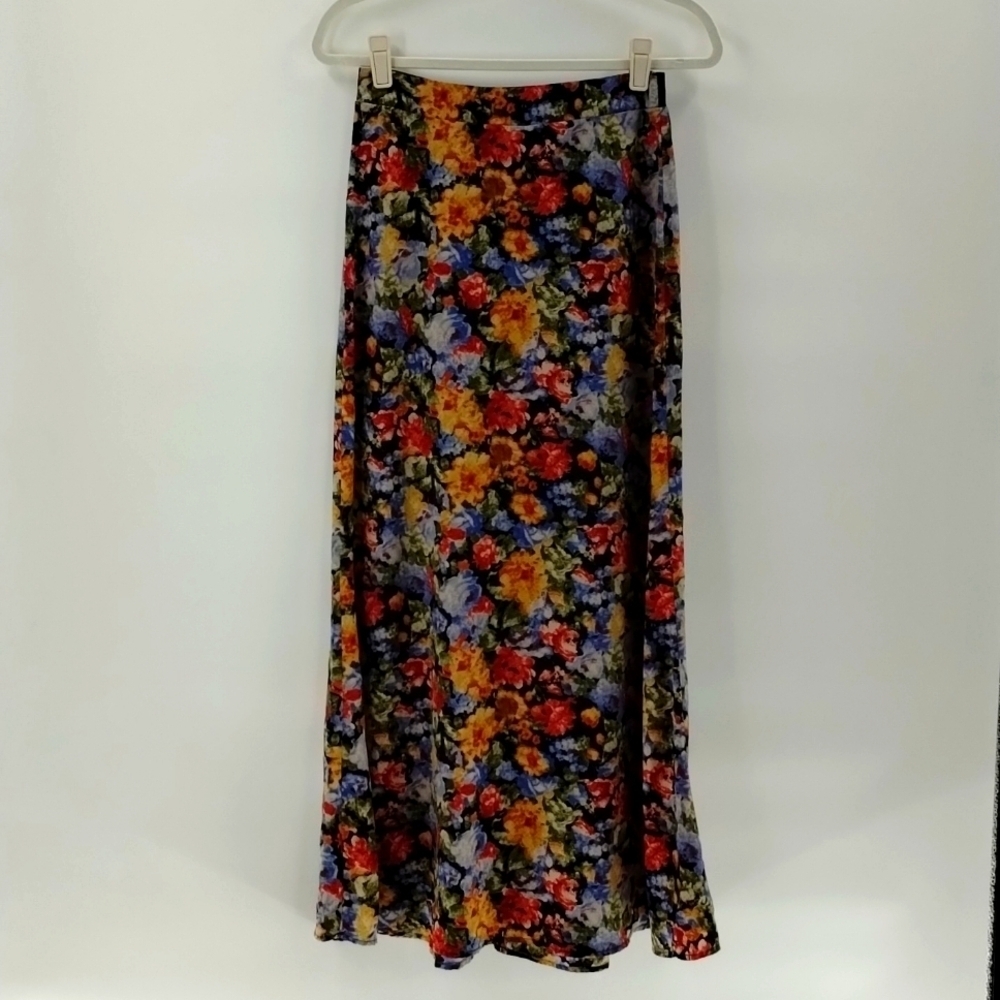 Happening in the present maxi floral skirt size XS elastic waist lightweight